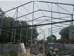 Diduga Dibekingi Oknum Pejabat, Proyek Lapangan Padel Tanpa Izin di Cirendeu Bikin Resah Warga