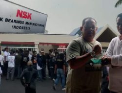 Ratusan Warga Demo PT NSK Bearing Manufacturing Indonesia, Tolak Tender Limbah yang Singkirkan Mitra Lokal