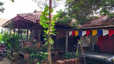 Bangunan Nyaris Roboh, Teras Aksara Tempat Belajar Gratis di Kota Bekasi Butuh Bantuan