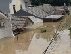 Sibuk Pencitraan di Medsos,  Tri Adhianto Gagal Atasi Permasalahan Banjir di Kota Bekasi