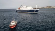 Kapal pesiar mewah MV Hondius yang kini menuju pulau Tenerife di Spanyol setelah terjadi wabah hantavirus mematikan di antara para penumpangnya.