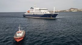 Kapal pesiar mewah MV Hondius yang kini menuju pulau Tenerife di Spanyol setelah terjadi wabah hantavirus mematikan di antara para penumpangnya.
