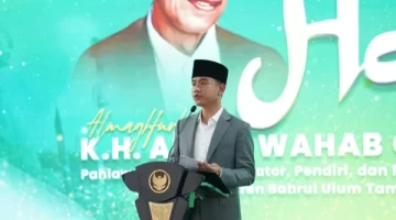 Wakil Presiden RI Gibran Rakabuming Raka saat menyampaikan sambutannya pada Haul ke-55 KH Abd Wahab Chasbullah, Ahad (10/5/2026). Foto: nuonline.