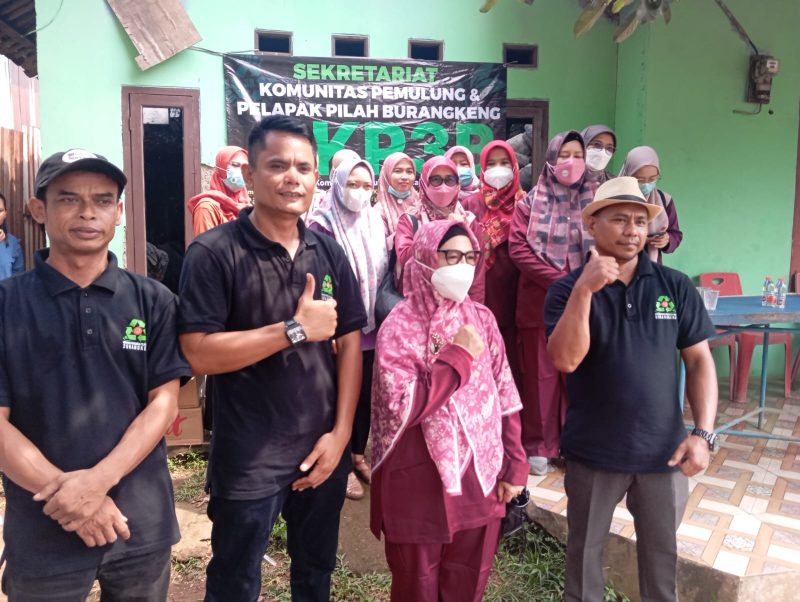 Pemeriksaan kesehatan gratis bagi pemulung dan warga sekitar Tempat Pembuangan Akhir (TPA) Burangkeng digelar pada Jumat, 22 Mei 2026. (Foto: Supriyadi/ Mediakarya)