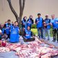 Andika Wisnuadji melalui Partai Demokrat DKI Jakarta memotong 11 ekor sapi kurban dan membagikan 1.500 paket daging kepada warga.