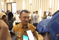 Wakil Walikota Bekasi Abdul Harris Bobihoe saat diwawancara media pada Mukota Kadin Kota Bekasi. 