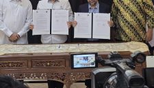 Memorandum of Understanding (MoU) berlangsung pada Senin, 11 Mei 2026, pukul 13.00 WIB, di Kantor Kementerian Ketenagakerjaan.
