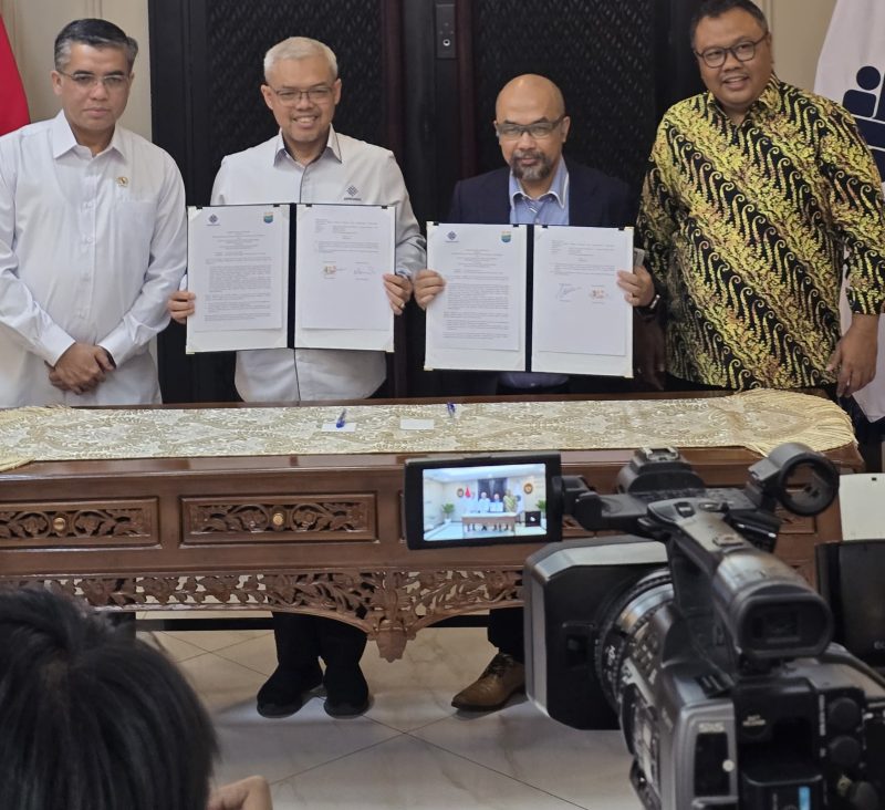Memorandum of Understanding (MoU) berlangsung pada Senin, 11 Mei 2026, pukul 13.00 WIB, di Kantor Kementerian Ketenagakerjaan.