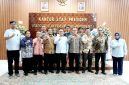 Tim Ekonom Pancasila dan sejumlah dosen dari berbagai kampus melakukan audiensi dan diskusi dengan Kepala Staf Kepresidenan, Dudung Abdurachman.