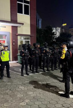 Patroli Brimob Polda Metro Jaya Amankan 4 Remaja dan Miras Saat Patroli Malam