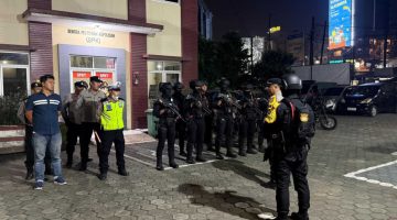 Patroli Brimob Polda Metro Jaya Amankan 4 Remaja dan Miras Saat Patroli Malam