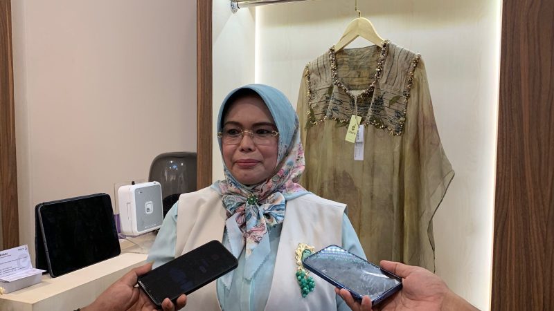 Ketua Umum Pengurus Pusat Ikatan Bidan Indonesia (PP IBI), Dr. Ade Jubaedah (Foto: dok. Mediakarya)