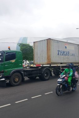 Kendaraan Besar Kerap Langgar Jam Operasional, Dishub Kota Bekasi Diminta Serius