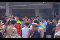 Kondisi saat ricuh penertiban Lapak pedagang di kecamatan Amandraya