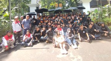 Sekretaris Jenderal DPP LSM PMPR Indonesia, Anggi Dermawan, saat menggelar aksi damai.