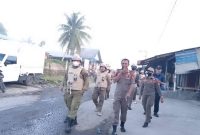 Satpol PP Nias Selatan saat akan melakukan penertiban 