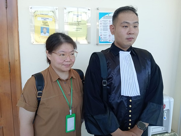 Kakak kandung JE Carolina dan kuasa hukum Alfin Rafael SH.
