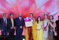 Nabila Fenelia resmi dinobatkan sebagai Miss Tourism Universe 2026 dalam grand final yang berlangsung meriah di Jakarta.