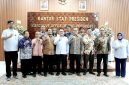 dosen dari berbagai kampus melakukan audiensi dan diskusi dengan Kepala Staf Kepresidenan, Dudung Abdurachman