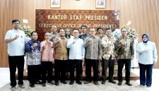 dosen dari berbagai kampus melakukan audiensi dan diskusi dengan Kepala Staf Kepresidenan, Dudung Abdurachman