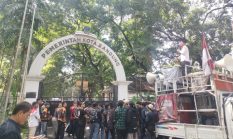 Potong Babi Hutan Simbolkan Pembersihan Koruptor, LSM PMPR Demo Pemkot Bandung