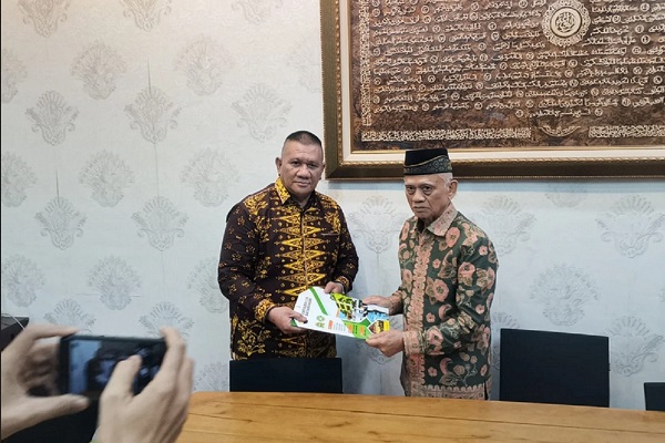Konflik pengelolaan Universitas Batanghari Jambi masih berlanjut meski putusan Mahkamah Agung telah inkracht.