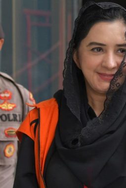 KPK Sebut Bupati Pekalongan Nonaktif Diduga Lakukan Korupsi Bersama Ajudannya