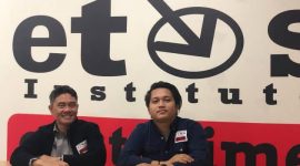 Direktur eksekutif ETOS Indonesia Institute , Iskandarsyah  (kiri)