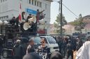 Ratusan massa dari Dewan Pimpinan Pusat Lembaga Swadaya Masyarakat Pemuda Mandiri Peduli Rakyat Indonesia (DPP LSM PMPRI) menggelar aksi unjuk rasa besar-besaran, Selasa (9/6/2026).
