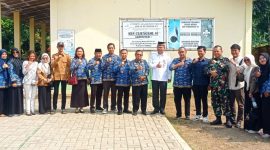 Tim Satuan Tugas (Satgas) Pengawasan Makan Bergizi Gratis (MBG) tingkat Kecamatan Setu melakukan kunjungan pengawasan ke Satuan Pelayanan Pemenuhan Gizi (SPPG) Cijengkol 02