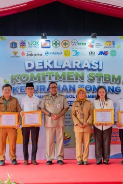 Dukung Deklarasi STBM, Bank Jakarta Berikan 1 Unit MCK Komunal di Tomang Jakarta Barat