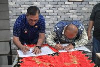 Penandatanganan kerjasama antara Pemkab Nias Selatan dan PLN