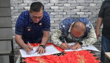 Penandatanganan kerjasama antara Pemkab Nias Selatan dan PLN