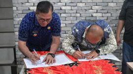 Penandatanganan kerjasama antara Pemkab Nias Selatan dan PLN