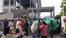 Warga Jatikarya Kembali Lakukan Aksi Di PN Bekasi, (foto; Mediakarya)