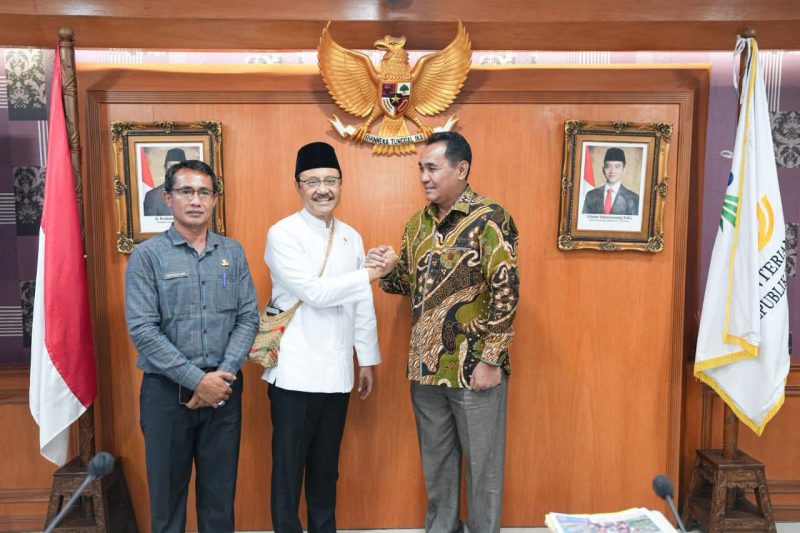 Wakil Bupati Nias Selatan Yusuf Nache bersama Mensos RI, Saifullah Yusuf 