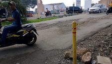 Kondisi tanggul Grand Galaxy City (GGC) yang belum dibongkar