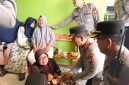 Kapolres Metro Bekasi Kota Kombes Pol Kusumo Wahyu saat mengemuka keluarga korban kecelakaan 