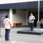 Ketua LSM Somasi, Budi Ariyanto saat mengikuti upacara peringatan HUT Bhayangkara di Polres Metro Bekasi Kota 