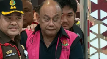 Eks Kepala BGN Dadan Hindayana saat ditahan Kejagung