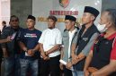 Koalisi Masyarakat Kota Sukabumi saat  mendatangi Markas Kepolisian Resor (Polres) Sukabumi Kota. (Foto: Eka)