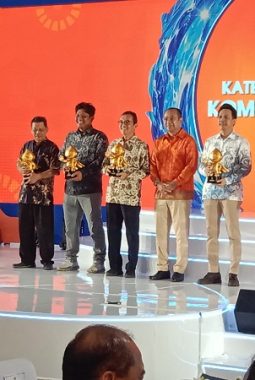 Pramono Terima Rekor MURI di Jakarta Water Hero 2026, Air Bersih Jadi Prioritas