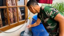 Warga Condet, Jakarta Timur, mulai merasakan manfaat layanan air minum perpipaan PAM JAYA. Air lebih jernih, pengeluaran lebih hemat, dan ketergantungan terhadap air tanah berkurang.