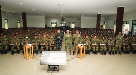 Pangdam Jaya Letjen TNI Deddy Suryadi memberikan pembekalan kepada peserta Diklat SPPI Koperasi Desa/Kelurahan Merah Putih dan Kampung Nelayan Merah Putih 2026.