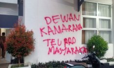 Vandalisme Warnai Aksi 26.26 di DPRD Kota Sukabumi, Massa Tuntut Hak Angket untuk Wali Kota