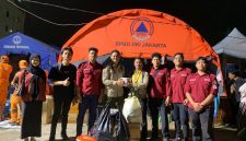 Kegiatan kemanusiaan dengan menyalurkan bantuan kepada warga terdampak kebakaran di kawasan Jiung, Kemayoran, Jakarta Pusat, pada Senin (9/6/2026).