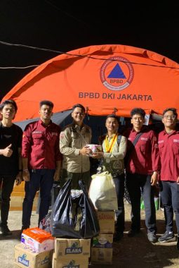 PERMAHI Jakarta Timur dan BEM FH UNKRIS Salurkan Bantuan Kemanusiaan untuk Korban Kebakaran di Kemayoran