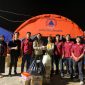 Kegiatan kemanusiaan dengan menyalurkan bantuan kepada warga terdampak kebakaran di kawasan Jiung, Kemayoran, Jakarta Pusat, pada Senin (9/6/2026).