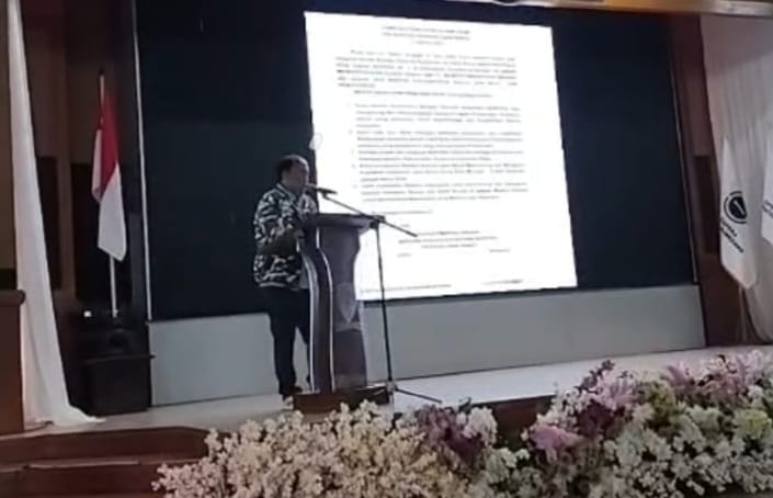 Sekjen bapera Jabar Asep Suparman saat memberikan sambutan dalam rakerda Bapera se-Jawa Barat.