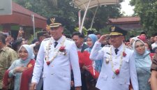 Wali Kota Bekasi tri Adhianto dan Wakil Wali Kota Harris Bobihoe ( Foto: Ist)